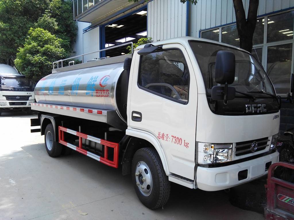 福田欧曼小三轴洗井液运输车