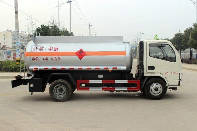 国六原油配送车