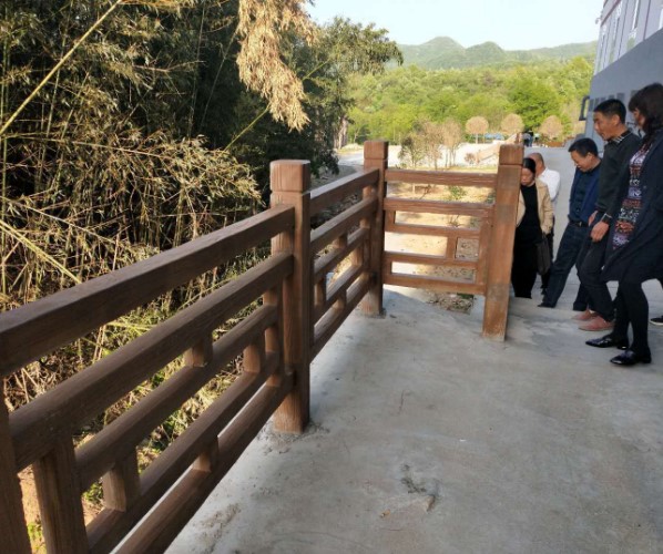 广东仿木栏杆厂家阳江仿树藤护栏价格 围栏制作流程  阳江仿木栏杆厂家  仿木栏杆护栏