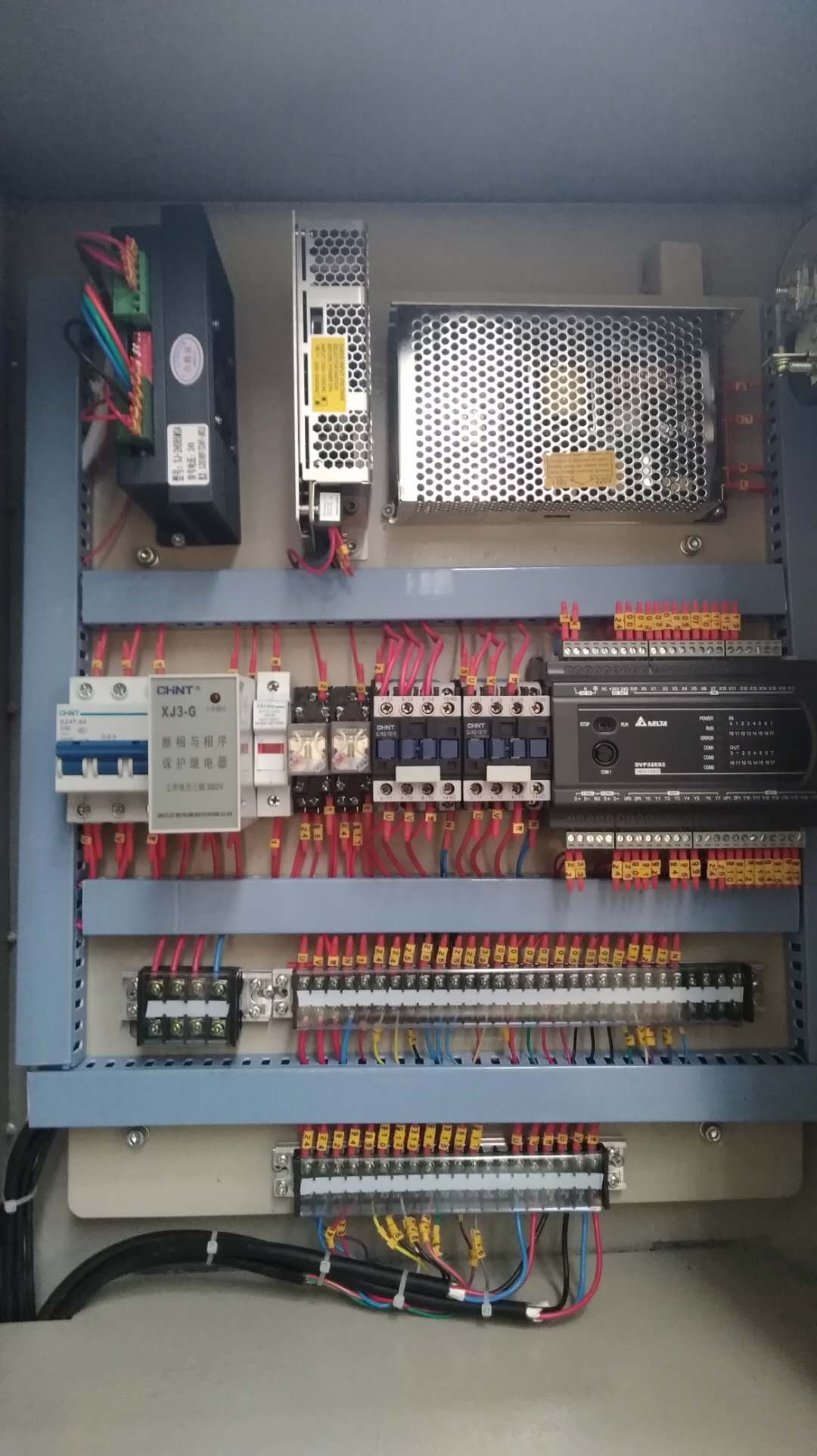 断桥铝门窗设备数控精密切割锯  铝门窗切割双头锯