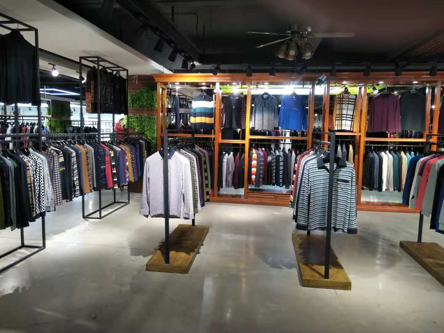 广州春夏男装休闲时尚原单现货折扣批发基地  品牌男装  尾货批发  库存批发