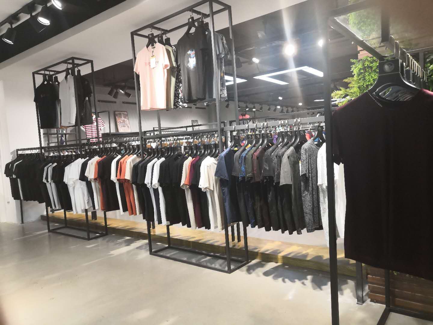 深圳新款男装精装休闲潮流厂家库存一手货源  品牌男装  尾货批发  库存批发
