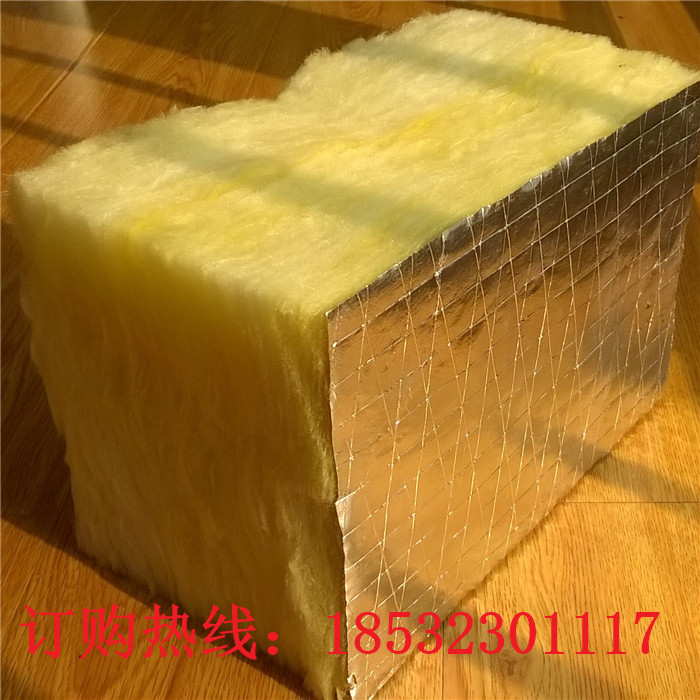 河北大城高品质龙飒彩钢板夹层玻璃棉可贴防火铝箔&nbsp;&nbsp;保温棉&nbsp;&nbsp;岩棉