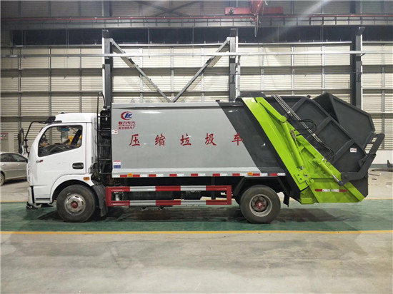 多利卡5方压缩垃圾车供应_东风自卸垃圾车