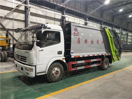 东风多利卡5方压缩垃圾车现车