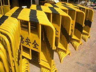 阳江交通施工黑黄铁马 不锈钢铁马出租批发  铁马护栏