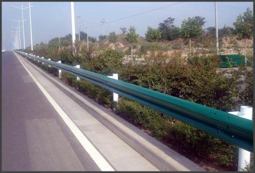 供应佛山高速波形护栏厂家 乡村道路护栏专业安装  市政护栏