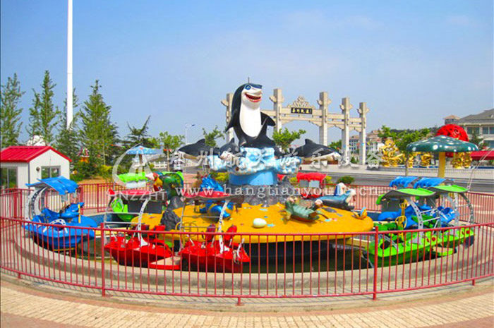 游乐园儿童游乐设备保护人员的处理  游乐设施  大型游乐设备