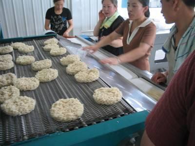 广州科威微波方便面干燥杀菌机  微波干燥机  微波干燥设备  微波杀菌机