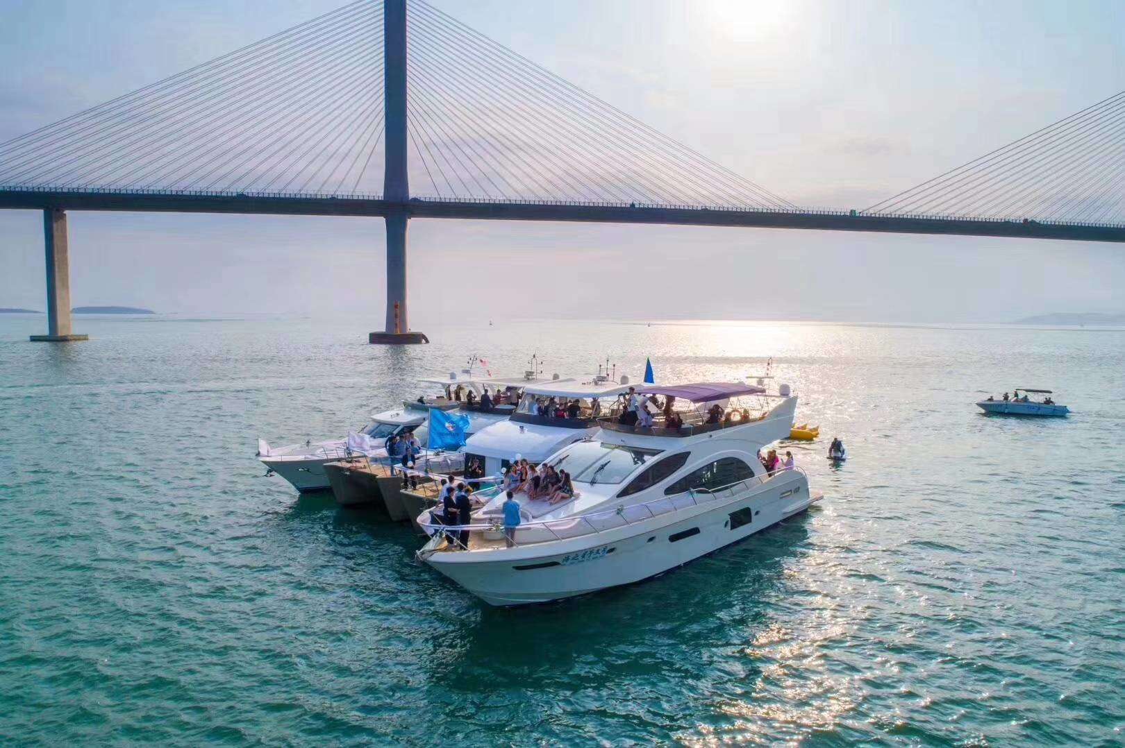 深圳惠东合正东部湾（豪华）游艇出海游玩  游艇出海观光海钓  一线海景房酒店  海景别墅烧烤预定