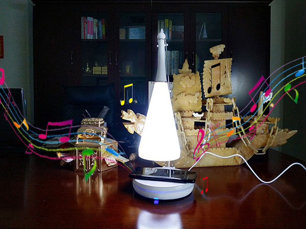 贴心实用教师节礼物生产厂家 智能音乐台灯  电子礼品  新奇特产品
