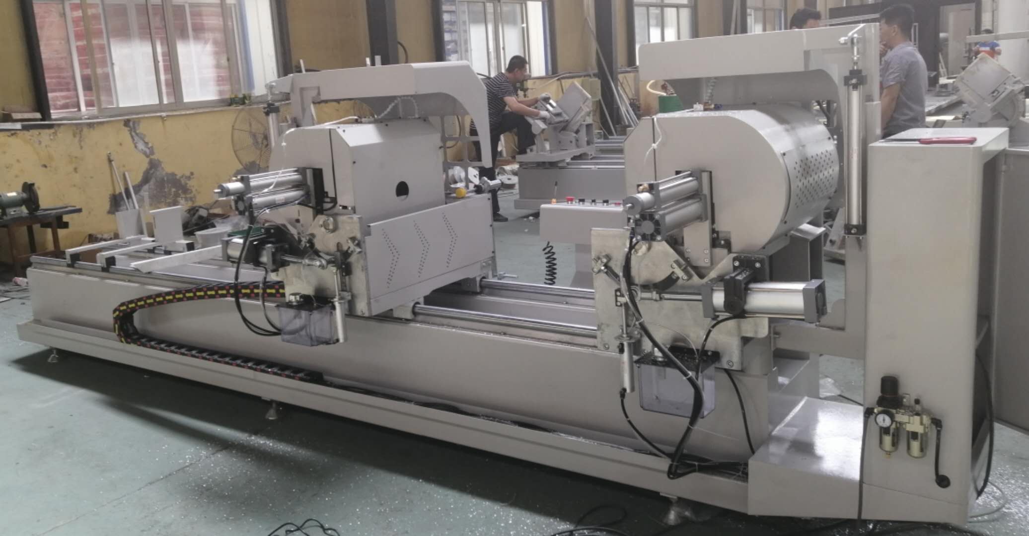 铝门窗切割设备HLJZ2-450X3700小内外摆切割锯  小型门窗切割锯  断桥铝门窗设备