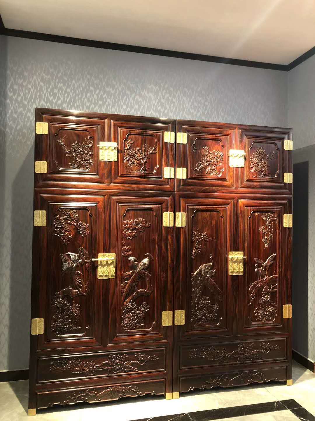 浙江东阳黑酸枝的家具厂家在哪里  大果紫檀沙发  刺猬紫檀沙发  阔叶黄檀家具