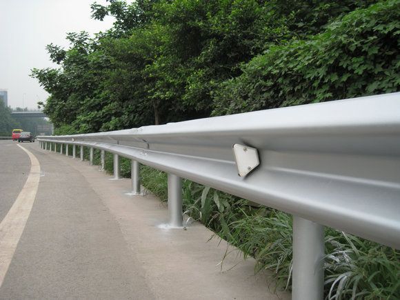 延寿热镀锌波形护栏厂家欢迎来电&nbsp;&nbsp;护栏板&nbsp;&nbsp;防撞护栏
