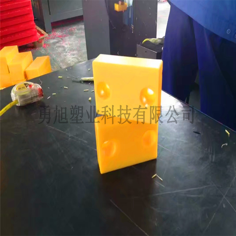 耐磨尼龙塑料滑块  尼龙滑块  尼龙导向滑块  尼龙注塑件