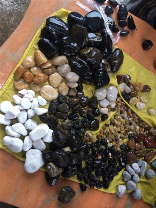 砾石直销，鹅卵石厂家，天然彩色砾石，砾石铺地