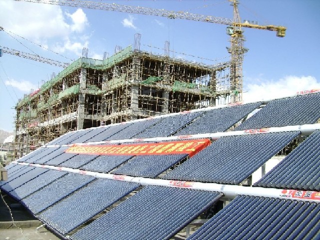 银川太阳能热水器供应商-在哪能买到优惠的  太阳能热水工程