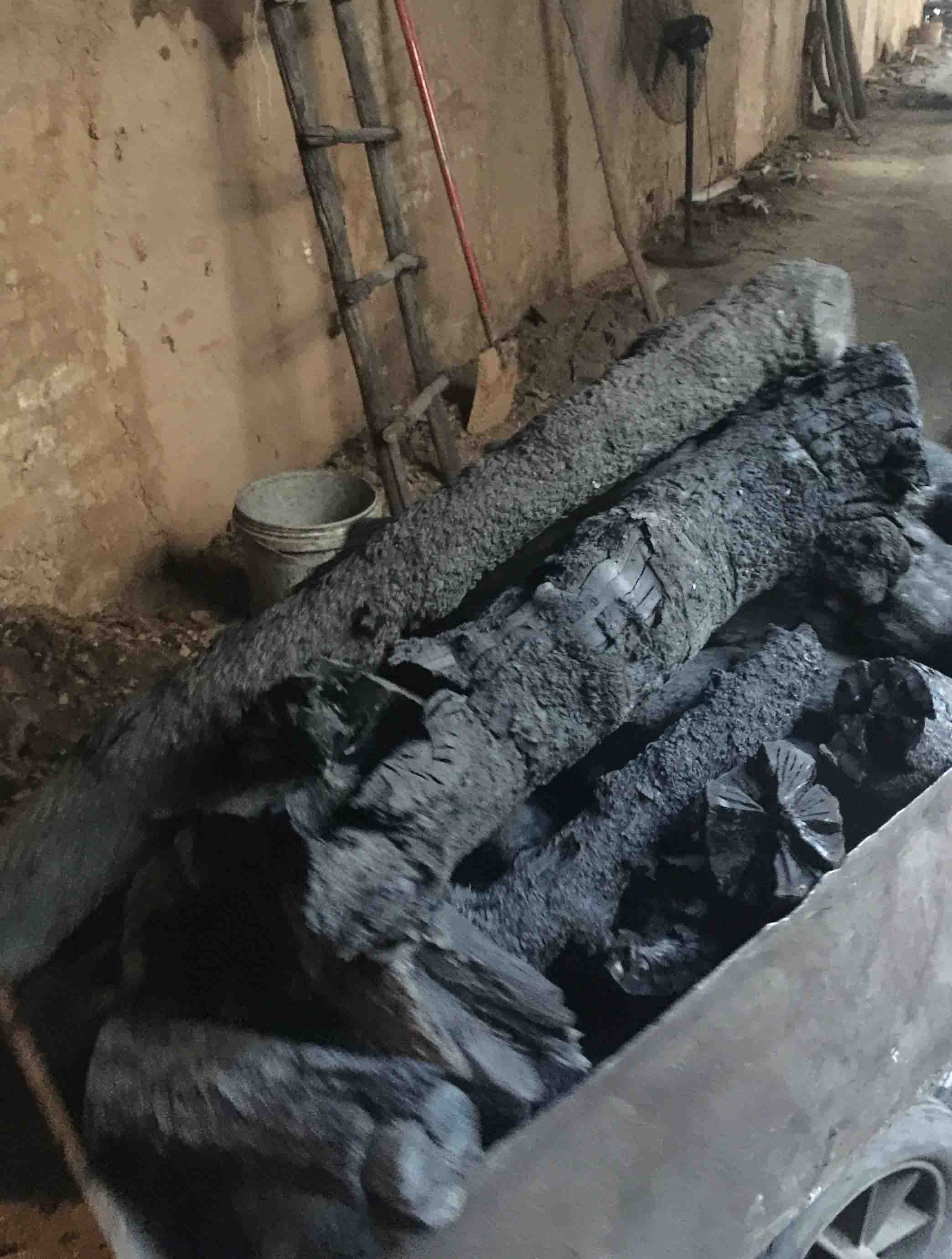 进口工业木炭价格-湖北选购划算的工业木炭  工业木炭价格范围