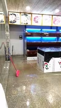 广州定制
海鲜鱼池价格  鱼缸厂  大型亚克力鱼缸  有机玻璃鱼缸