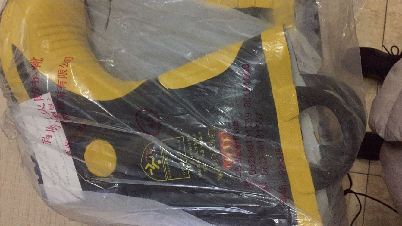 消防头盔_辽宁物美价廉的消防员灭火服装供