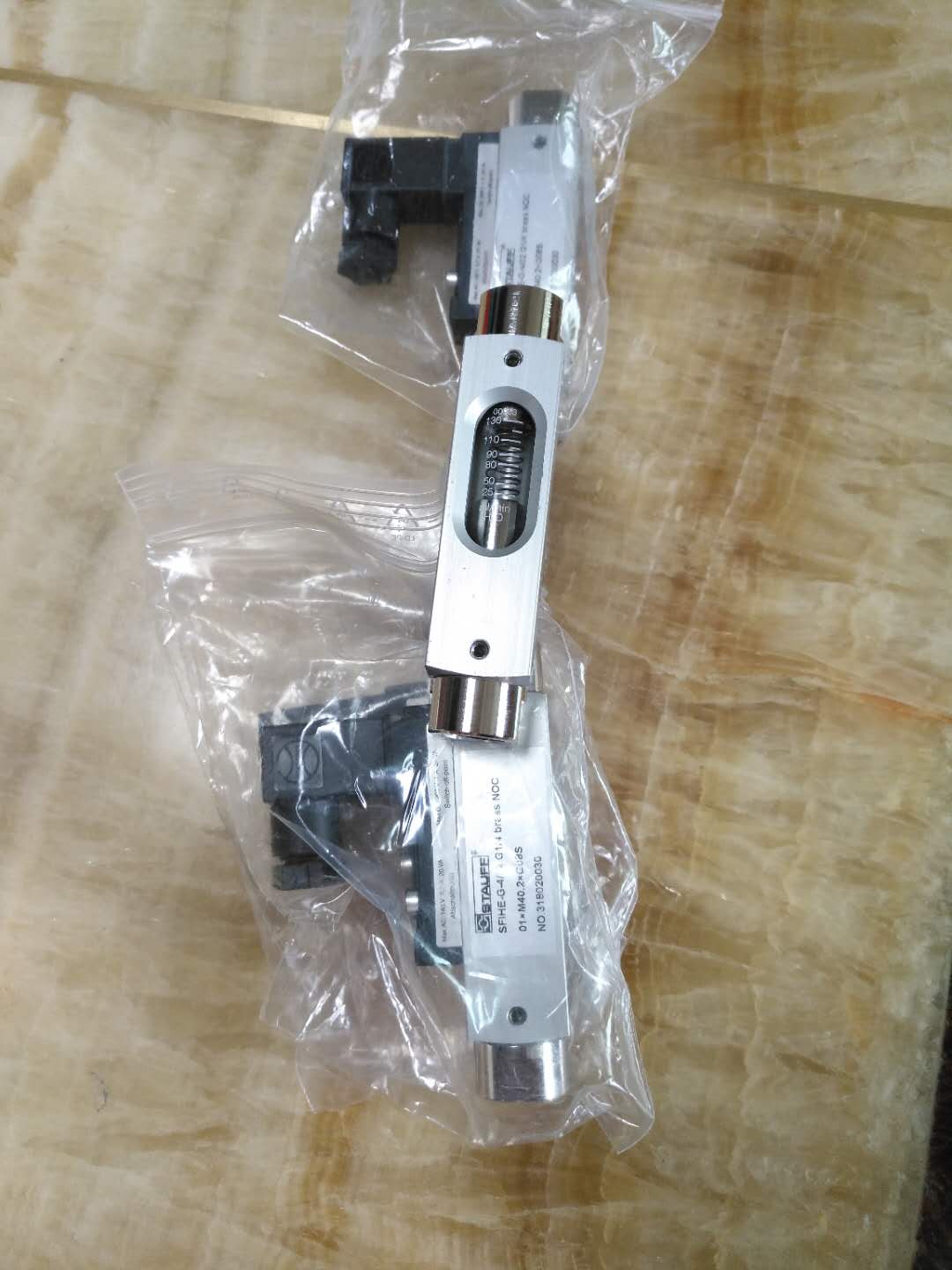 SFLHE-1/90  温度开关  液位开关  防震压力表