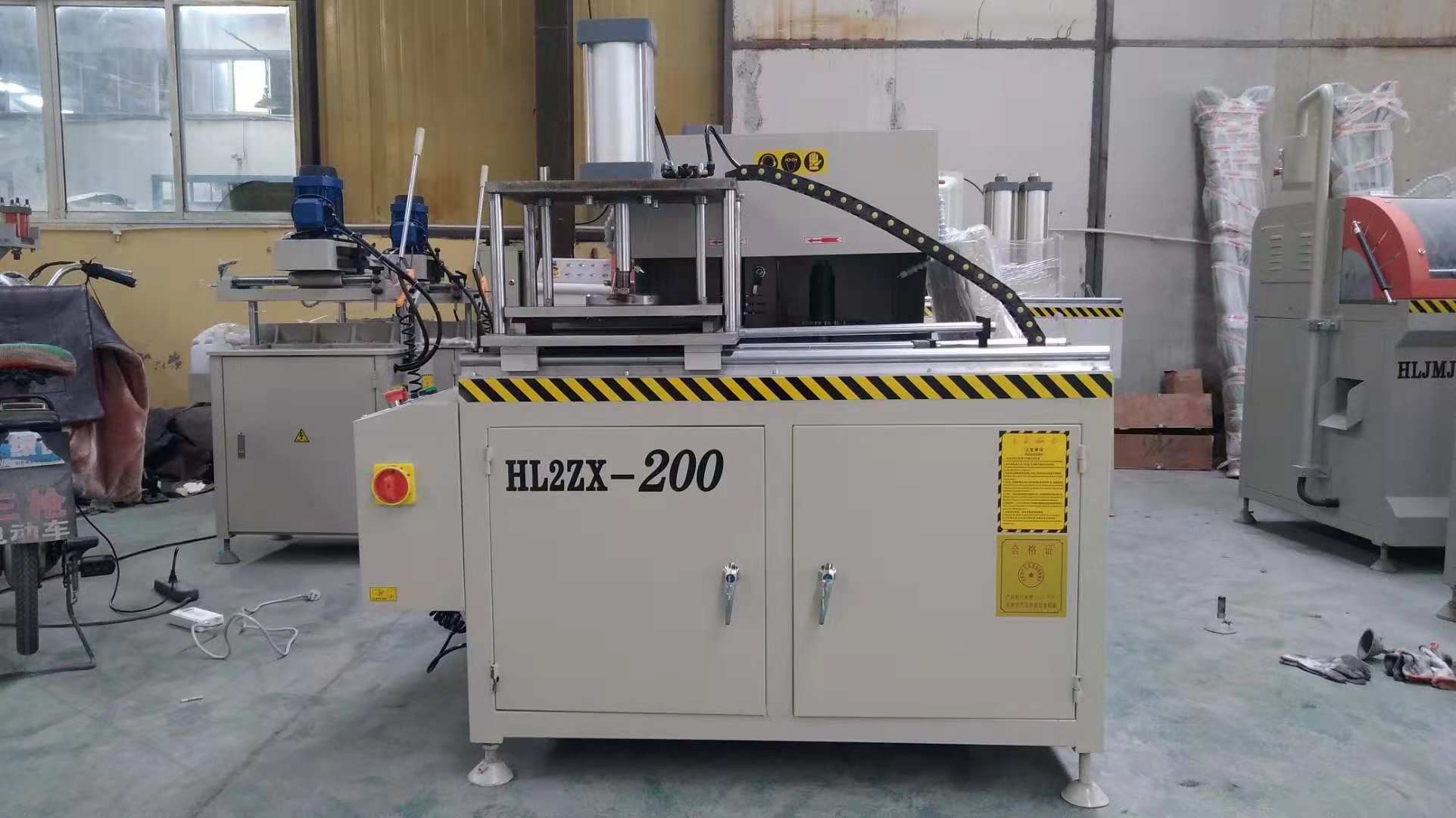 山东断桥铝门窗HL2ZX-200中端面铣  山东断桥铝切割设备  铝门窗中端面铣  铝型材端面切割