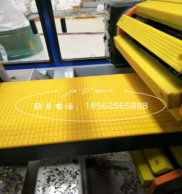青岛合塑浅谈海洋踏板生产线制品&nbsp;&nbsp;海洋踏板制品