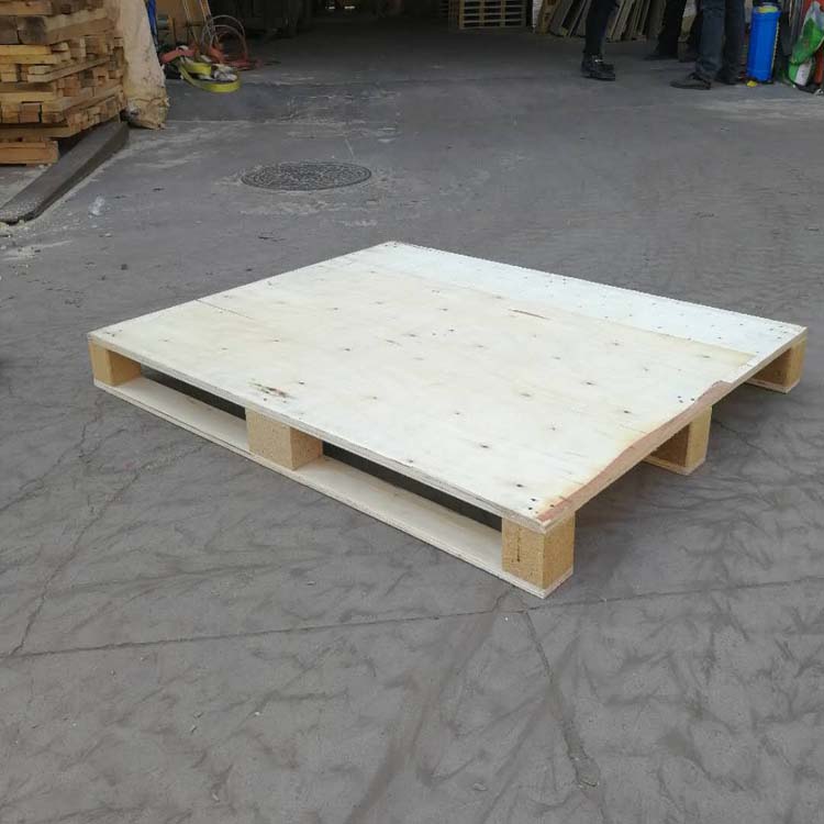 胶南木板托盘出口免熏蒸 啤酒木垫板叉车装卸四面进叉  免熏蒸托盘  木卡板