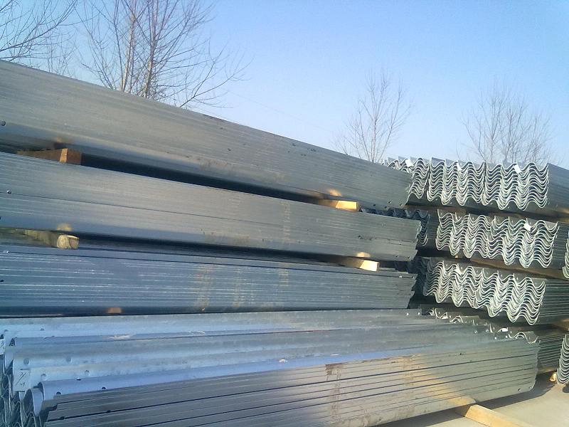 辽源波形护栏专业可靠  公路护栏板  护栏网