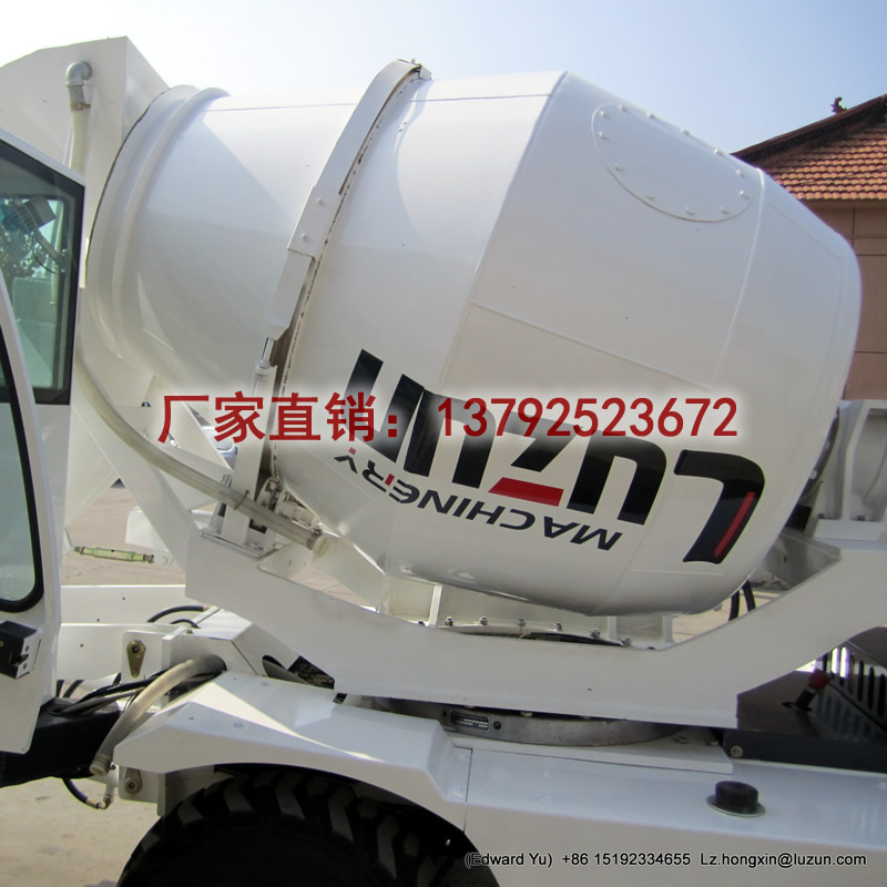 鲁樽2方福安自上料混凝土搅拌车热销新款  自动上料搅拌车  移动式搅拌机  小型混凝土搅拌车