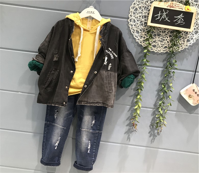 沙河大街城秀2019秋季品牌童装折扣尾货批发  童装批发  库存尾货  品牌折扣