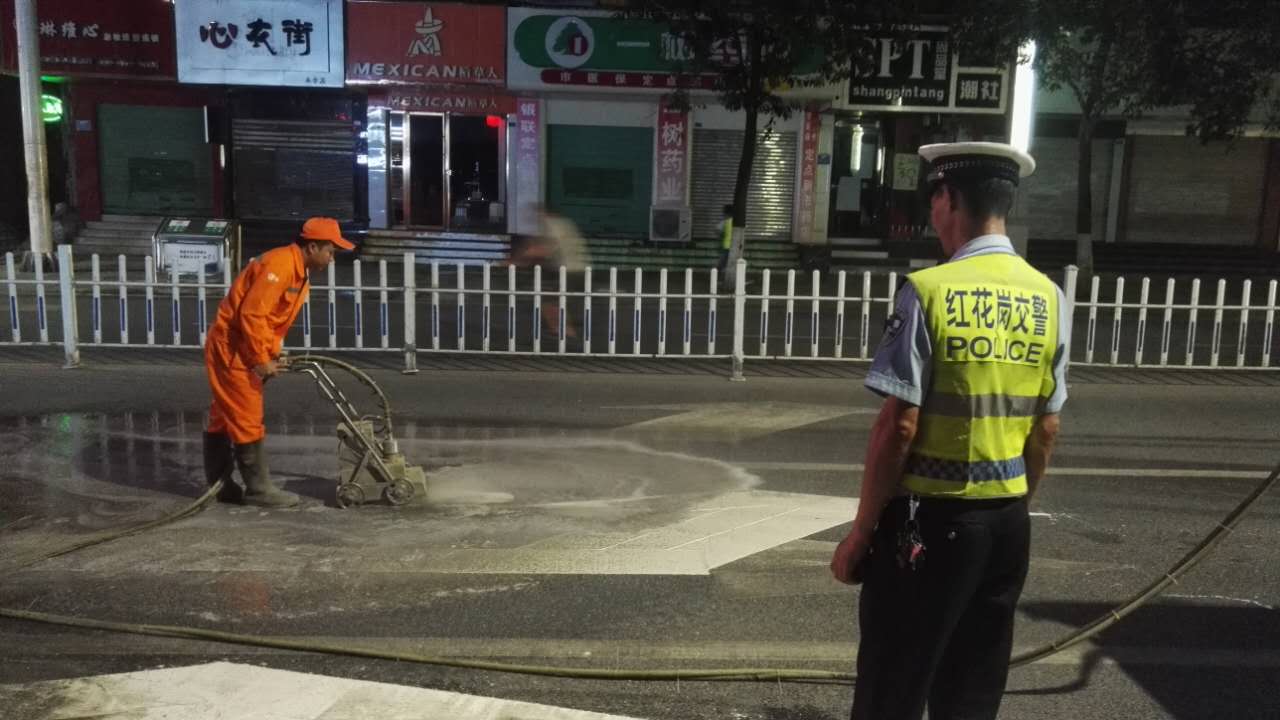 遵义地区高压水除线专业团队只有浩奇  遵义高压水除线  遵义道路除线  遵义水除线