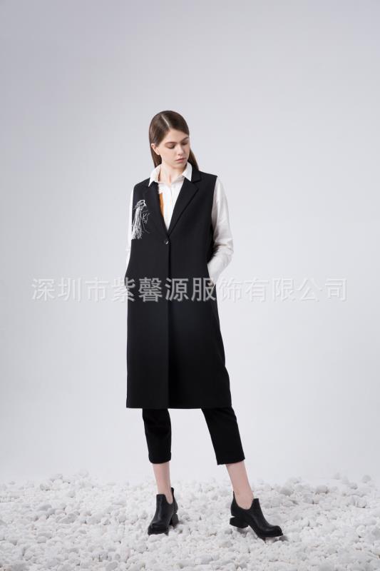 广州高端品牌女装折扣走份批发  品牌女装走份批发  高端品牌女装库存批发
