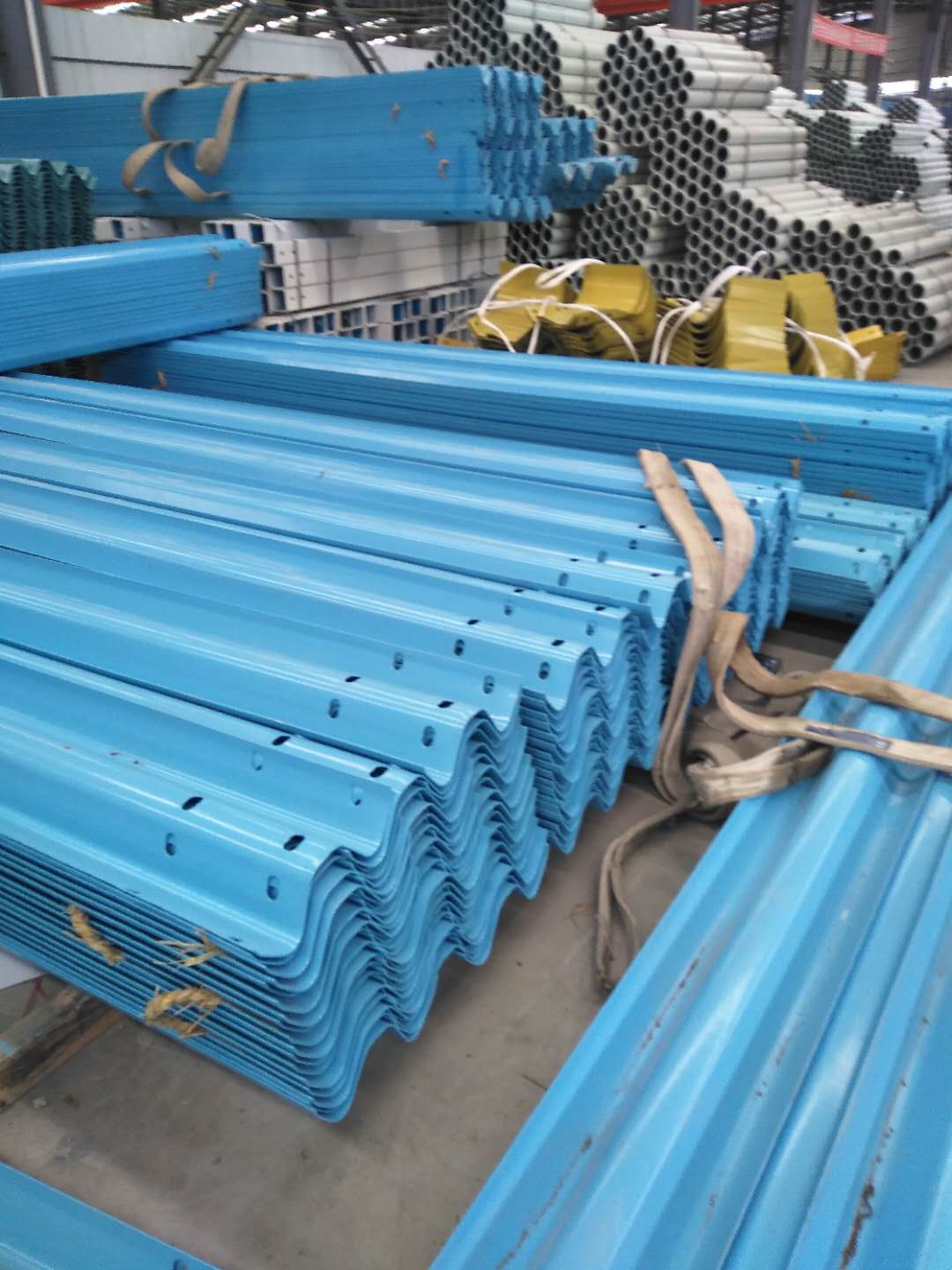 六盘水波形护栏厂家