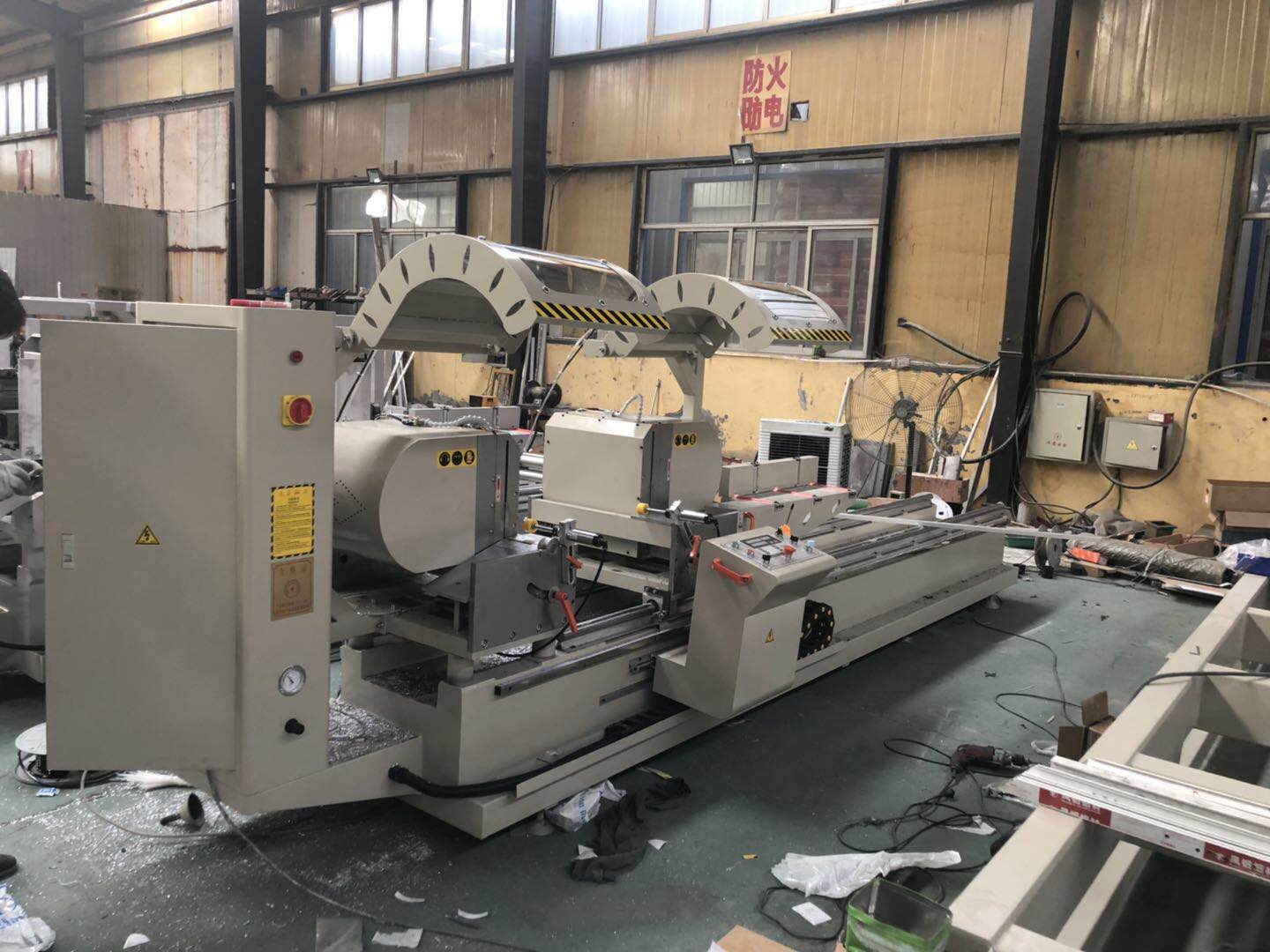 小型门窗加工设备小精密锯  山东华兴数控  小型门窗加工锯  小精密切割锯