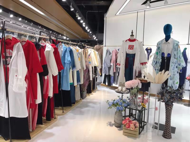 亮点国际品牌折扣女装批发 女装尾货批发货源  女装库存