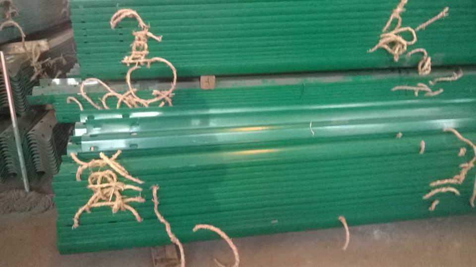 哈尔滨梁钢护栏板行业领先  波形梁护栏  波形护栏  护栏板每米价格