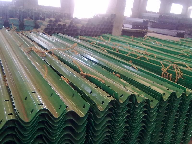 福泉高速公路护栏板专业品牌  波形梁护栏  波形护栏  护栏板防撞护栏
