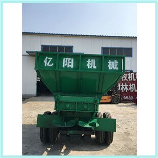 临汾自走式农村用撒粪车  牛圈撒粪车  拖拉机带撒粪车