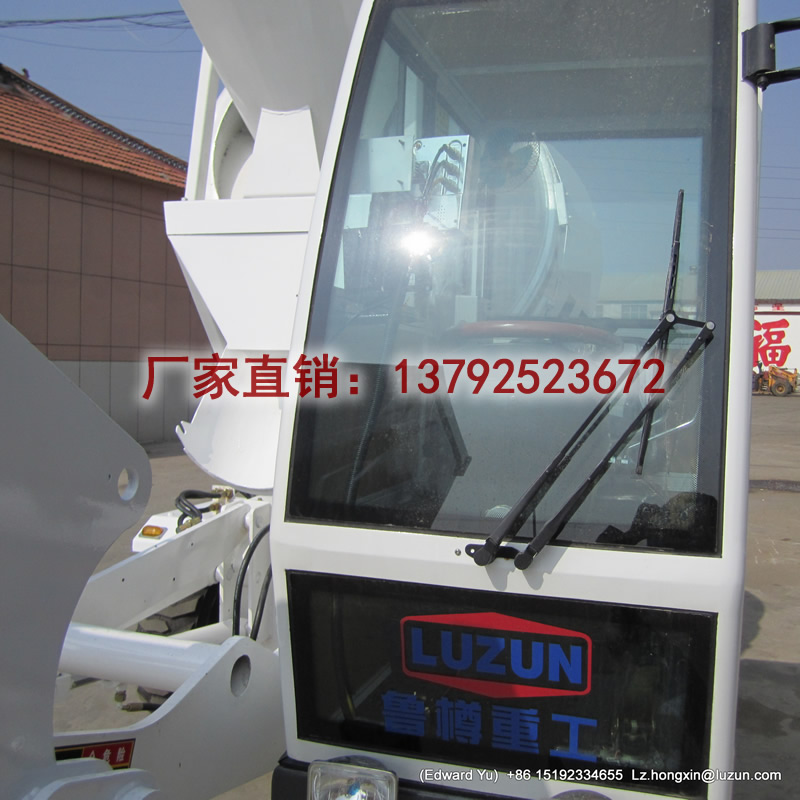 鲁樽2方汕头市有卖自动上料搅拌车吗热销新款  移动式搅拌机  小型混凝土搅拌车