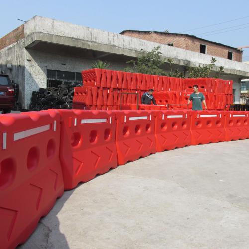 阳西交通隔离水马 新洲?道路隔离水马  水马围栏  吹塑水马