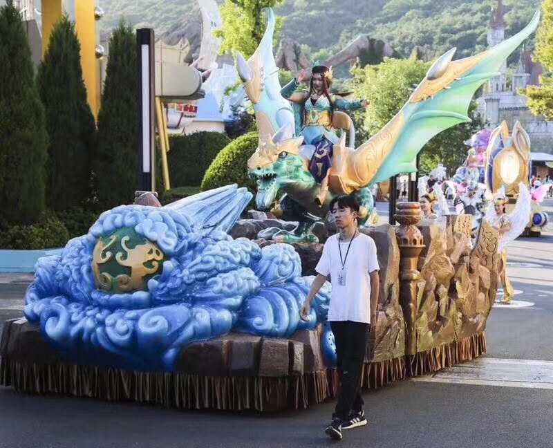 迪斯尼卡通人物静态展精美豪华女王花车巡展道具出租  女王花车出租  女王花车厂家  女王花车租赁
