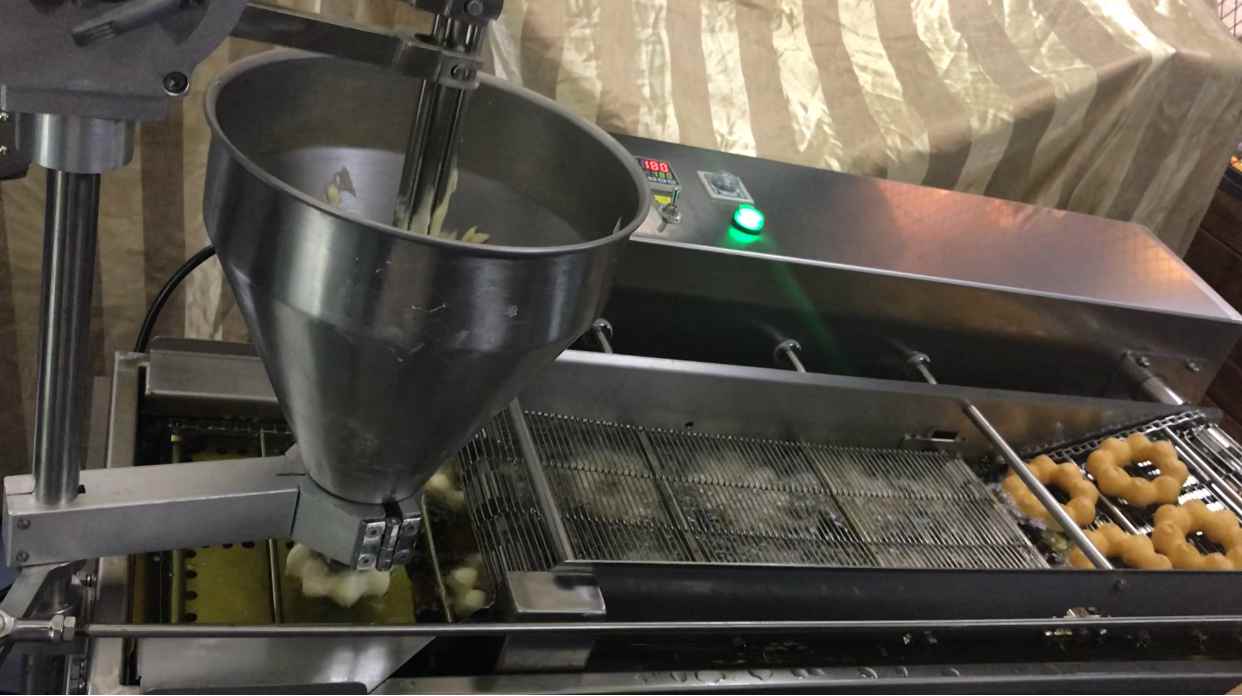 电气甜甜圈食品加工设备-煜丰  甜甜圈设备  甜甜圈机