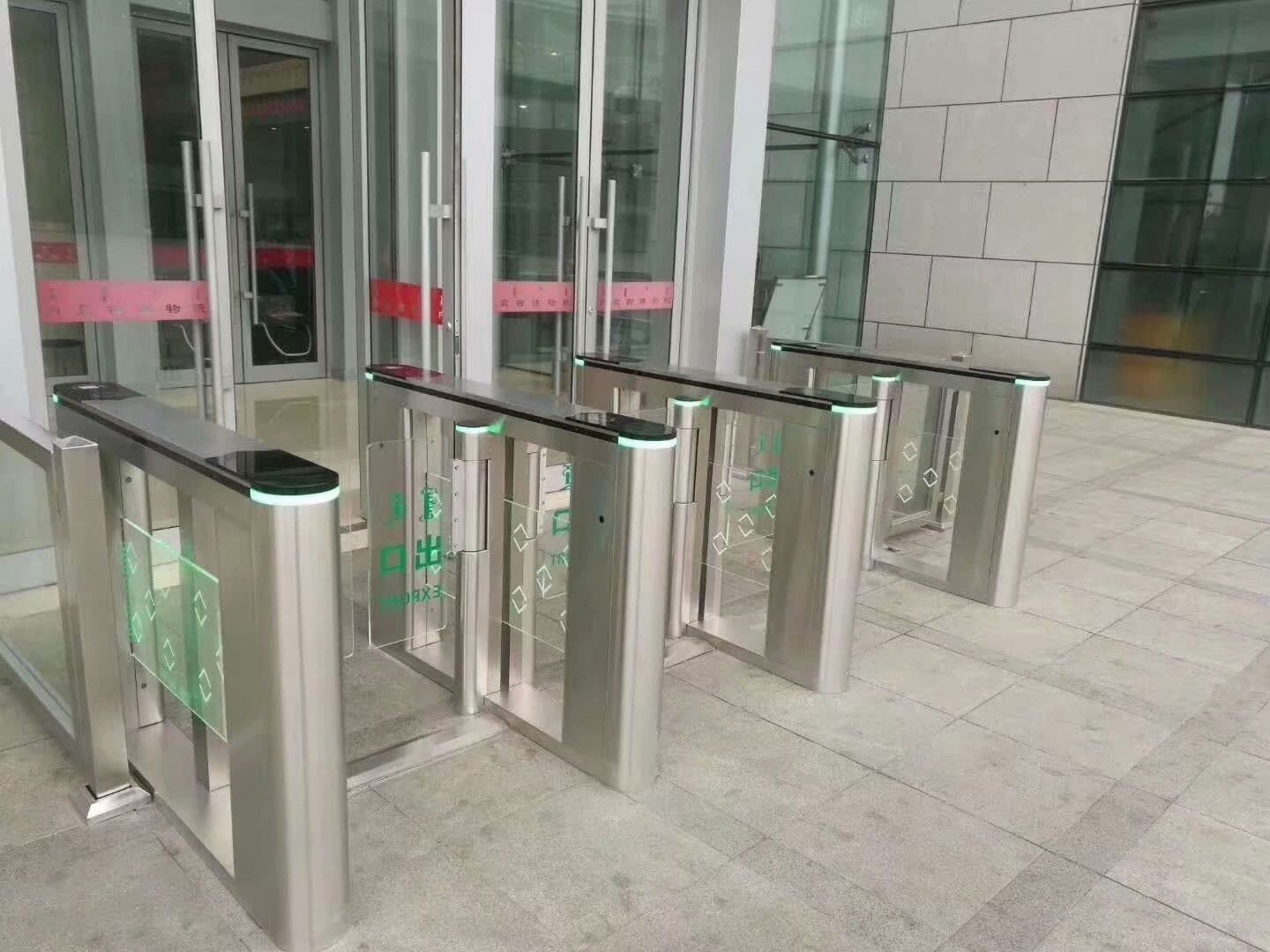 周口安装小区自动感应门公司小区广告门价格  小区人行广告门  小区自动广告门  小区自动大门