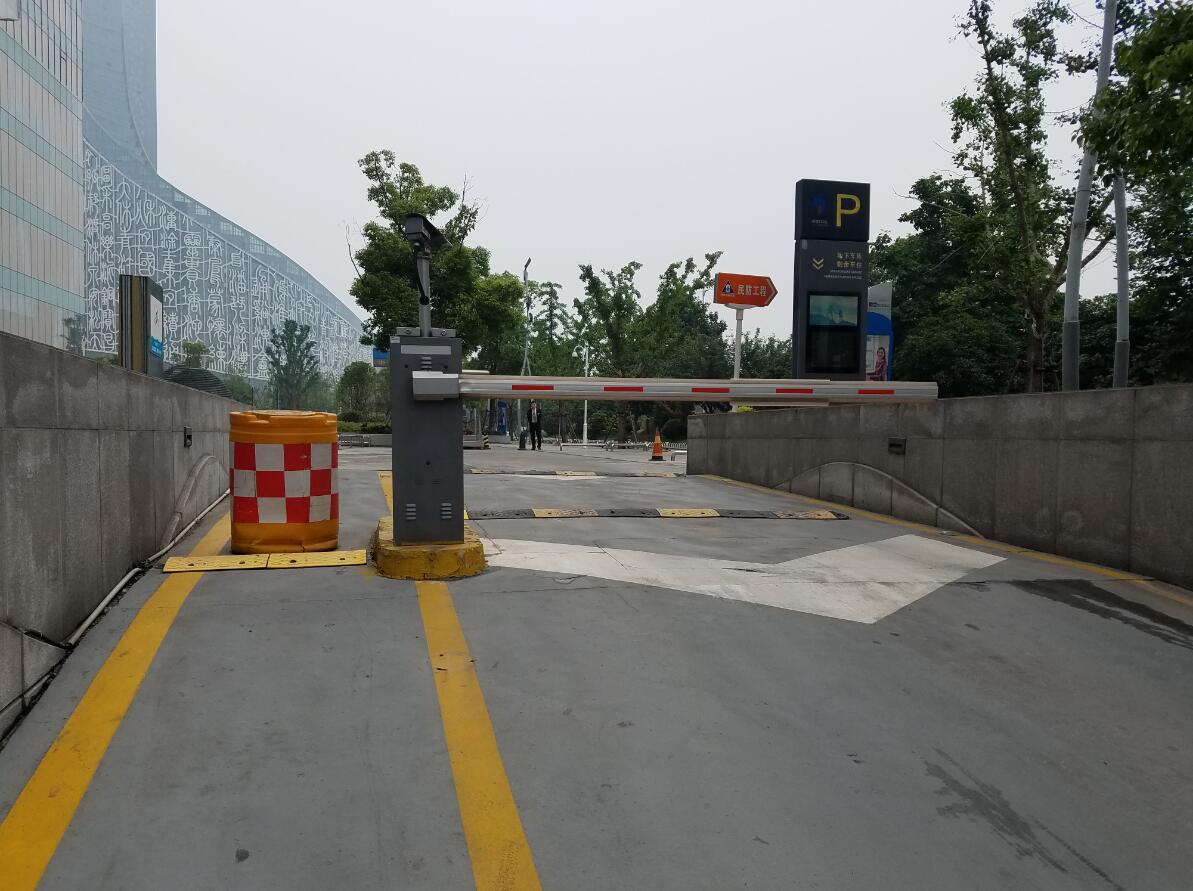 商丘工厂车牌识别系统安装公司 纯车牌识别系统  企业资质  河南停车场设备