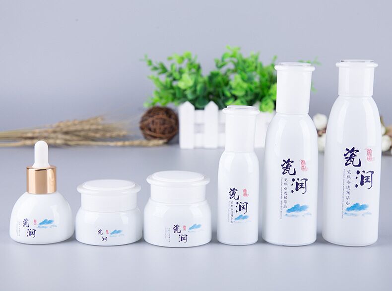 玻璃精油瓶生产厂家 化妆品玻璃套装瓶生产厂家&nbsp;&nbsp;化妆品玻璃瓶生产厂家