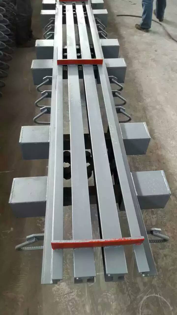 模数式桥梁伸缩缝的施工方法