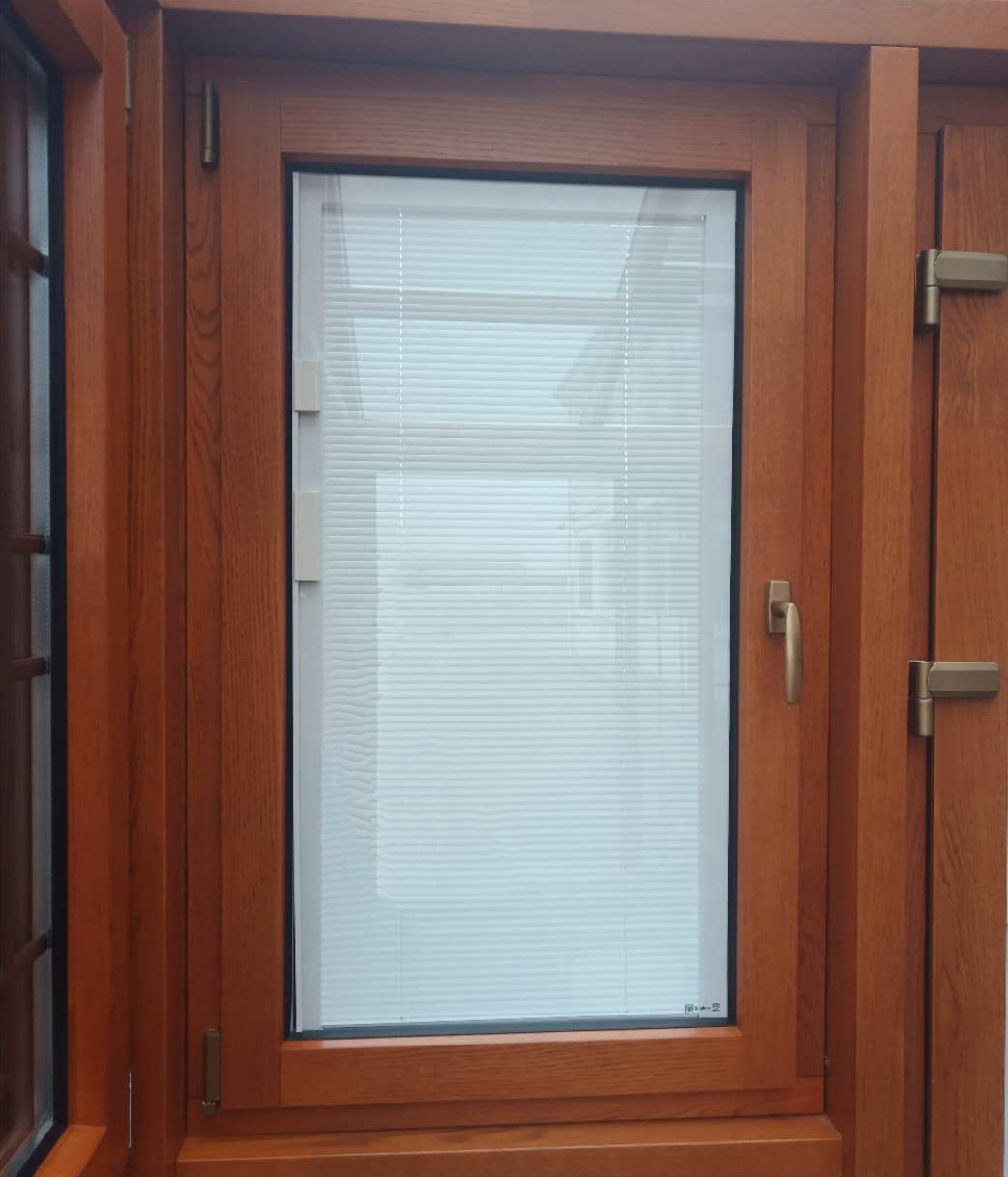 钢化中空玻璃内置磁控百叶铝包木门窗  铝包木百叶门  铝木窗