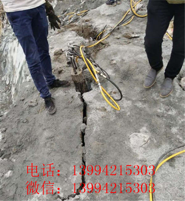 快速开采花岗岩岩石分裂开山机成本高不高&nbsp;&nbsp;液压裂石器&nbsp;&nbsp;替代爆一破开采&nbsp;&nbsp;安全高效