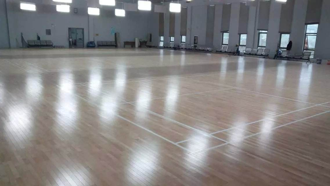 体育运动木地板批发	济南篮球实木地板批发  篮球木地板  羽毛球木地板